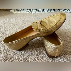 J. Crew textured gold leather loafer. Size 8M